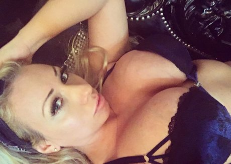 Iamjennashea mannequin archive