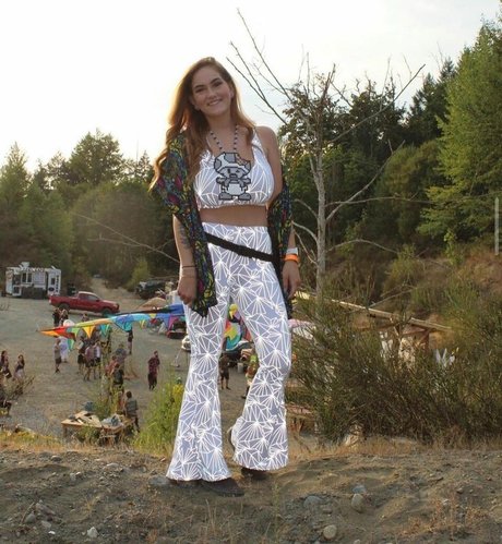 Chloe Moniz modèle sexy archive