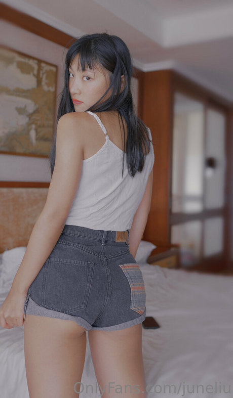 juneliu actrice pornographique img