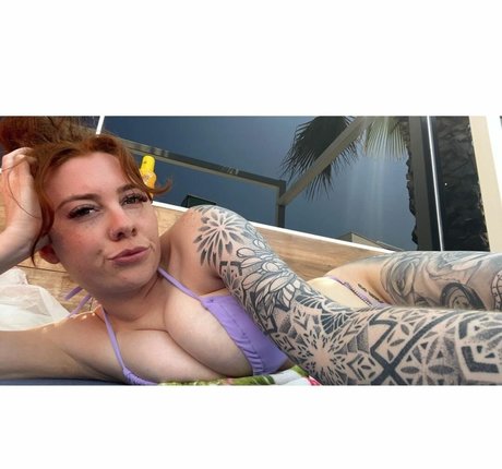 Molly Capper art star du porno archive