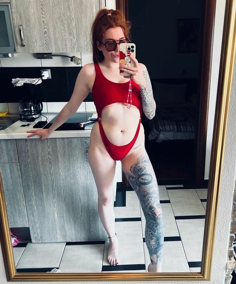 Molly Capper beau modèle img