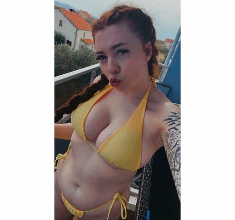 Molly Capper star du porno de haute qualité archive