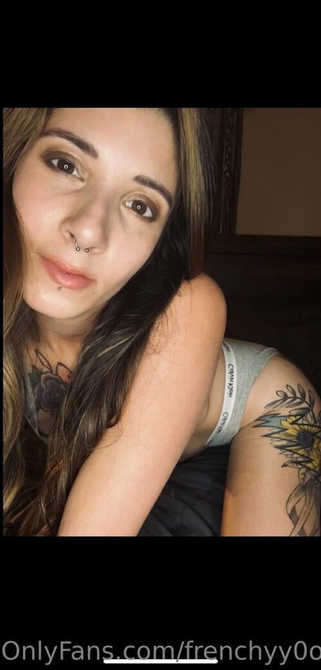 Frenchyy star du porno exclusive images