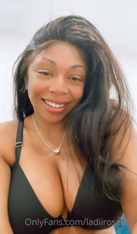 déshabillage onlyfans assez gratuit img