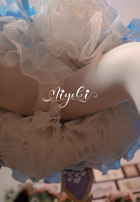 Misaki Suzuki star du porno nue photo