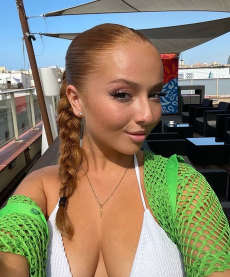 Ilonaaln xxx étoile galeries