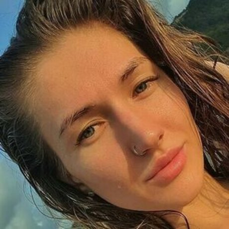 Nina Khlv modèle de haute qualité photo