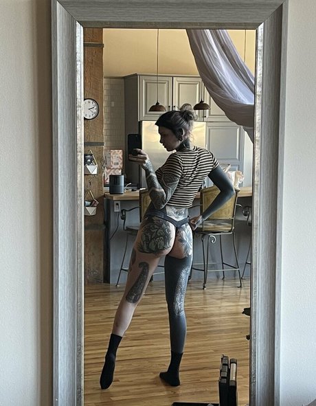 droptopsavage modèle pornographique photo