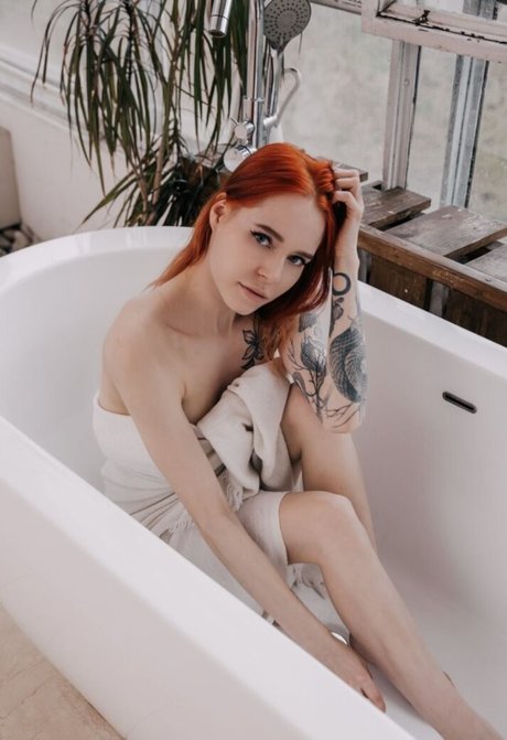 Denly étoile nue images