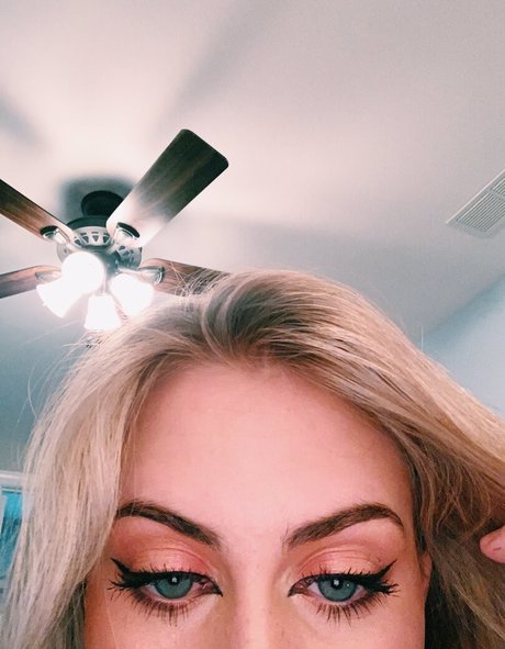 Sarah Kate Stricker modèle adulte photos