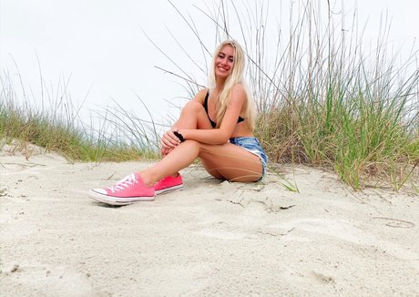 Sarah Kate Stricker modèle magnifique galeries