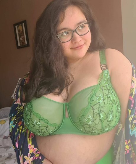 janineaam top star galeries