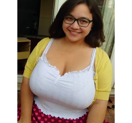 janineaam haut modèle archive