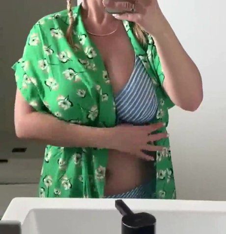 HannaH modèle sympa galeries