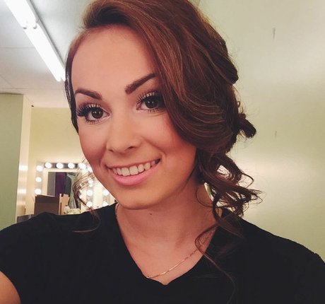 Logan Fabbro modèle érotique galerie