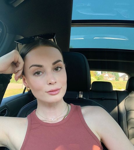 Logan Fabbro star du porno belle img