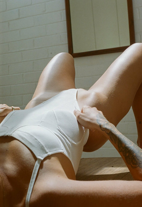 maddienevillefree actrice sexy collection