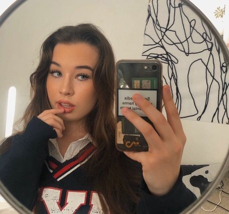 Anna Langley star du porno sympa image