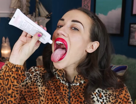 Colleen Ballinger modèle érotique galeries