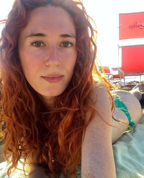 Madeleine Baldachino étoile nue galeries