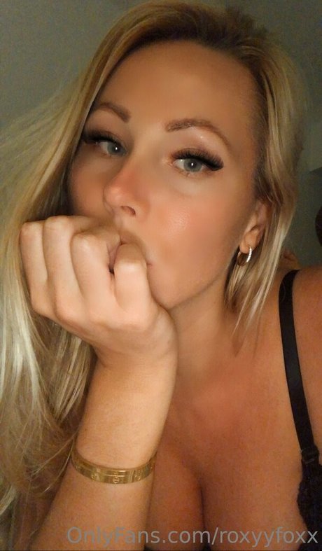 roxyyfoxx xxx star du porno image