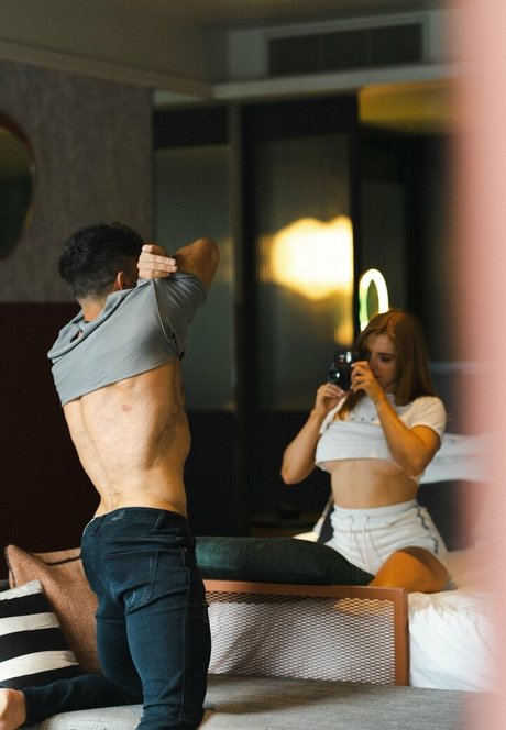 hotcoupleonshow star érotique collection