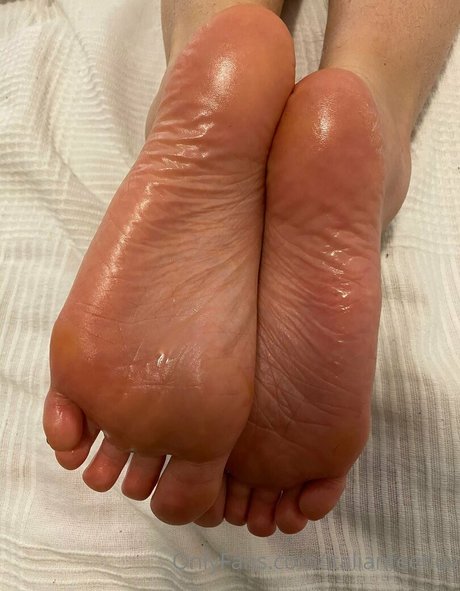 italianfeetluv modèle sympa archive