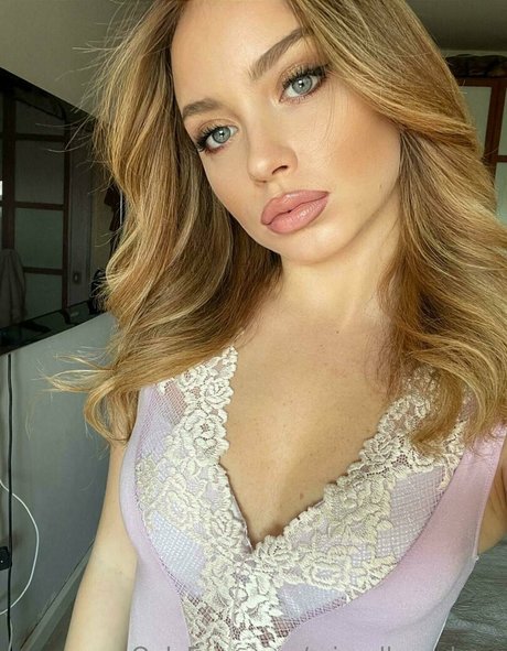 missallysonlune joli modèle image