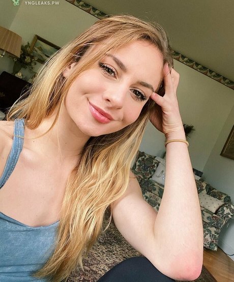 Tarah Kayne star du porno gratuit des photos