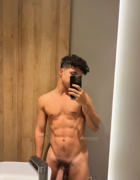 soyunplatano modèle adulte photo