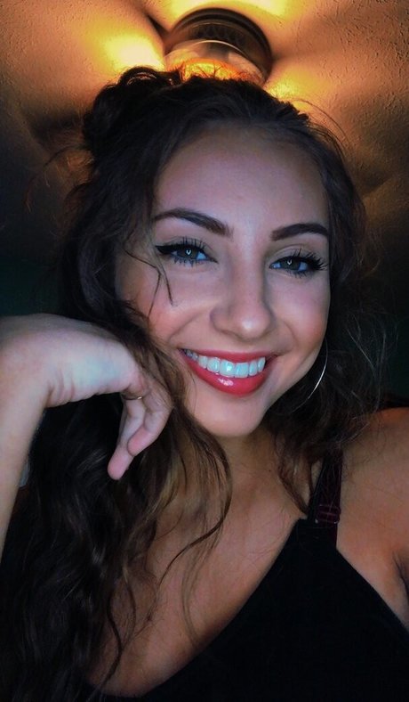 Kaelyn Myers star du porno gratuit archive