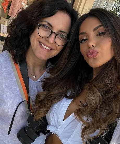 Sarah Sunita jolie actrice photos