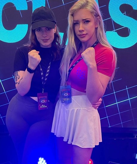 RipMika star du porno chaud photos