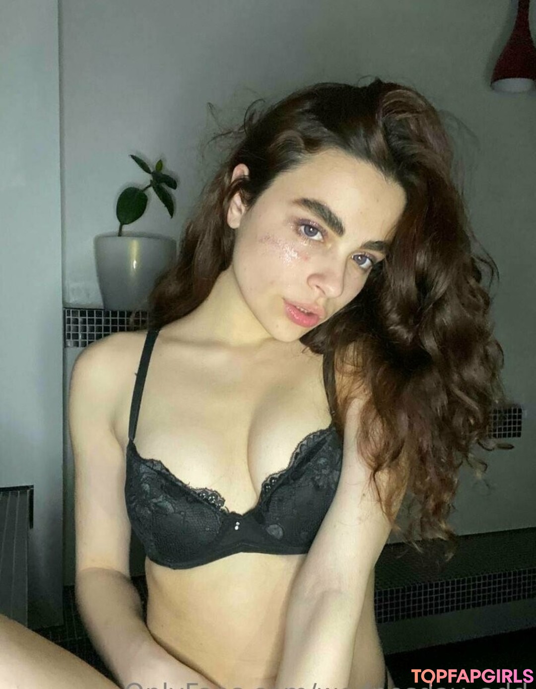 wednesday add actrice de nus photos