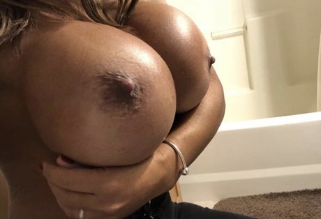 Yliana Diaz haut étoile photos