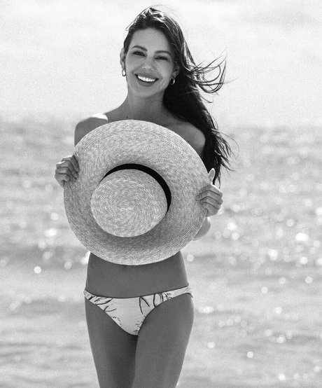 Zita Vass star du porno gratuit photo