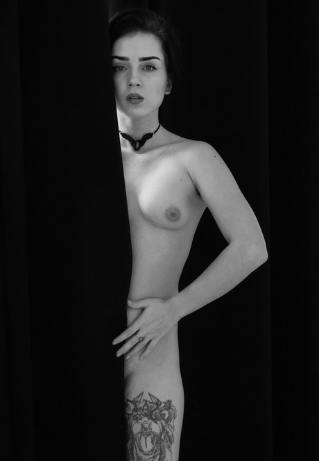 Anna Kotova actrice sexy des photos