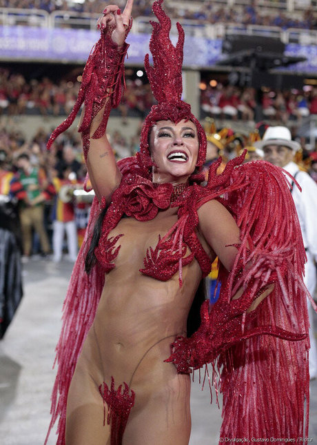 Paola Oliveira art étoile image