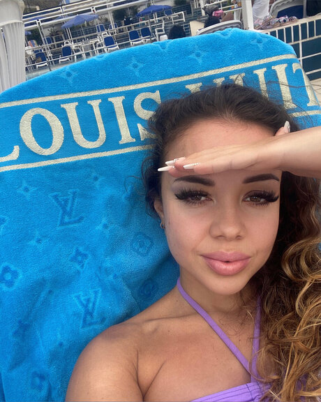 Candy Krystel modèle nu archive