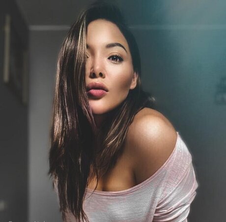 AlessiaCh star du porno de haute qualité galerie