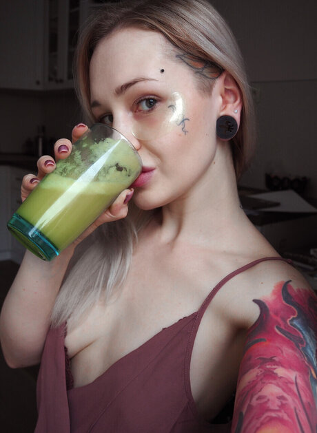 Ira Di modèle chaud photos