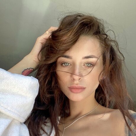 Angenika Sweet belle actrice photo