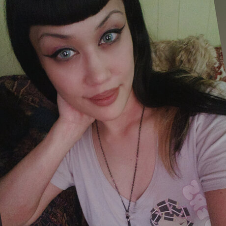 Hidi Suxx modèle porno collection