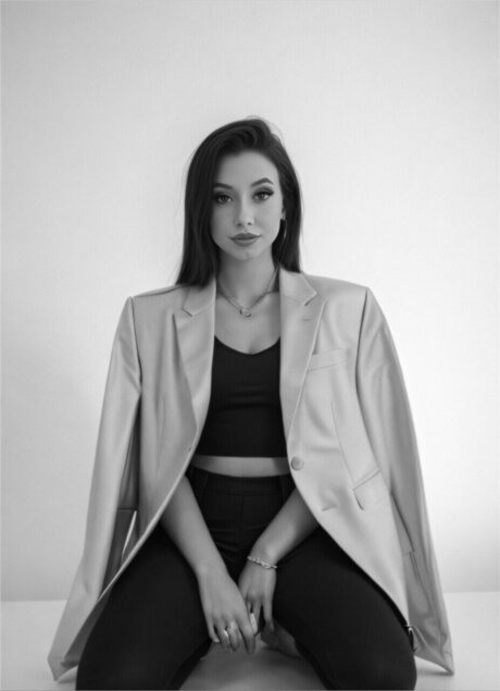 Petite Marie modèle xxx photo