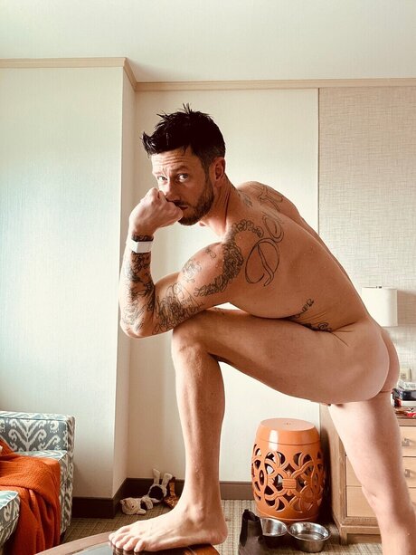 The Nude Dude xxx star du porno photos