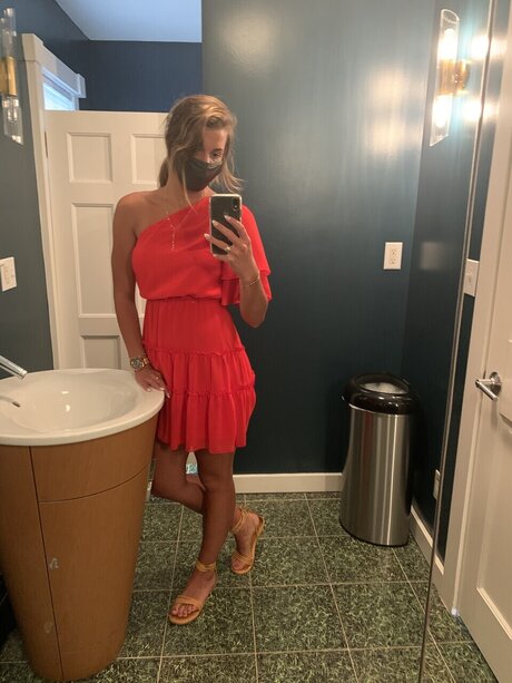 Lillie Claremont modèle sexy photos