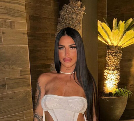 Madiii étoile sexy galeries