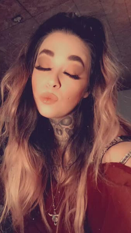 Tattedtoxicity actrice artistique images