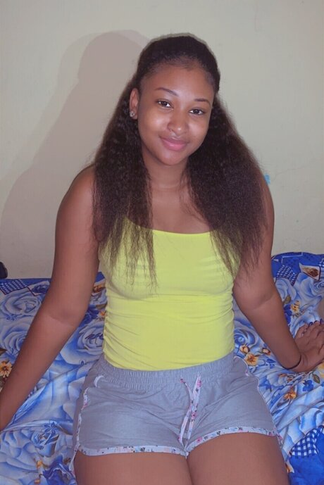 Urstrully actrice de nus image