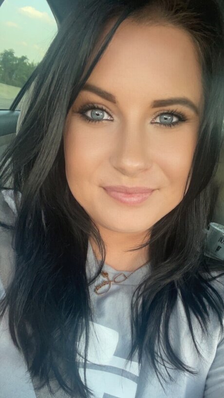 Raylynn nus de stars du porno image